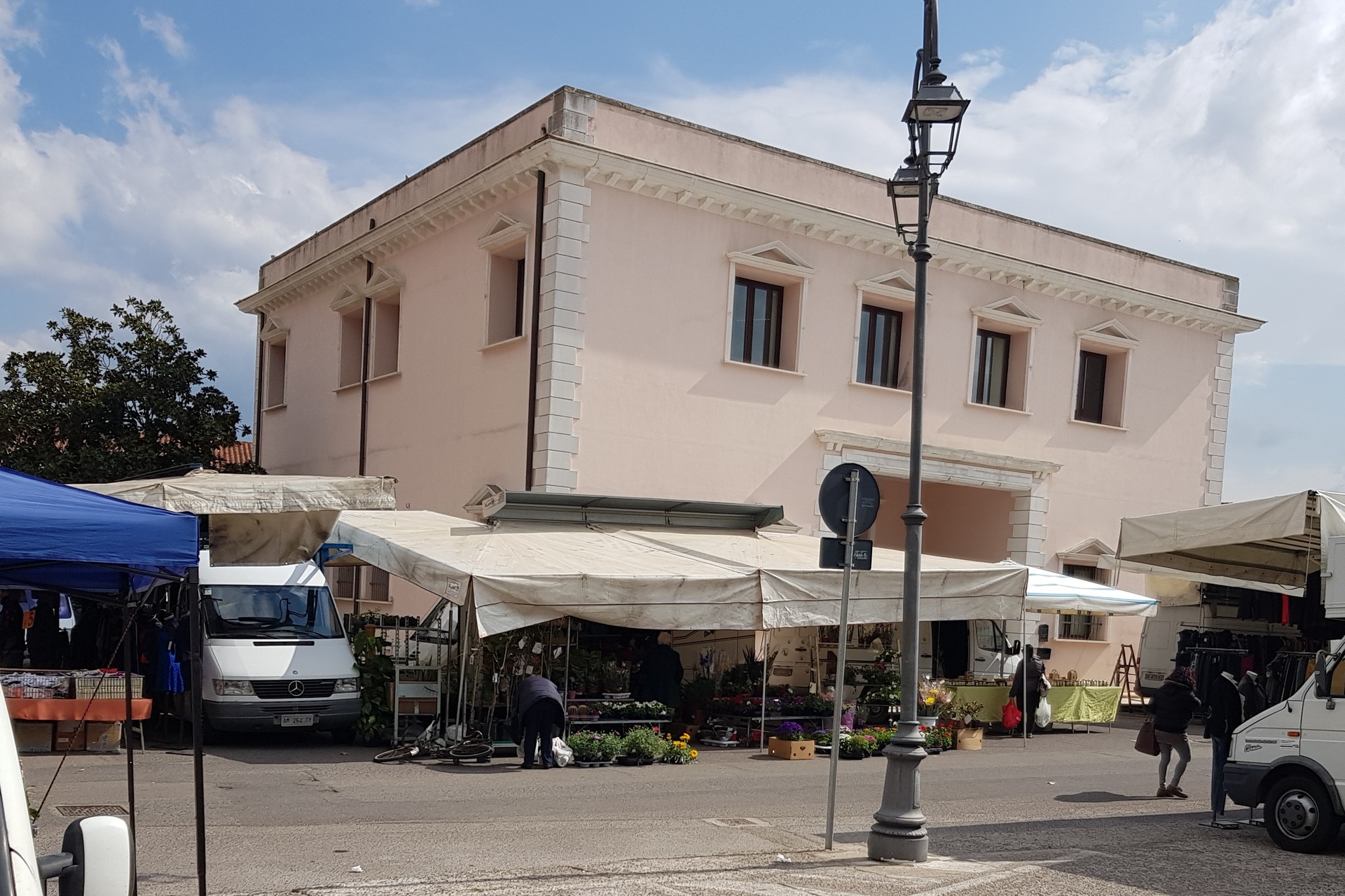 Coronavirus - Avviso del Sindaco: Sospensione mercato settimanale