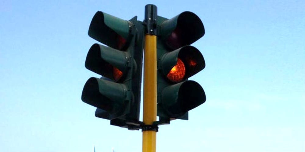 Avviso agli utenti, semaforo SPENTO incrocio tra le vie Porcella/Manca/Neapolis/ Marcias per lavori in corso.