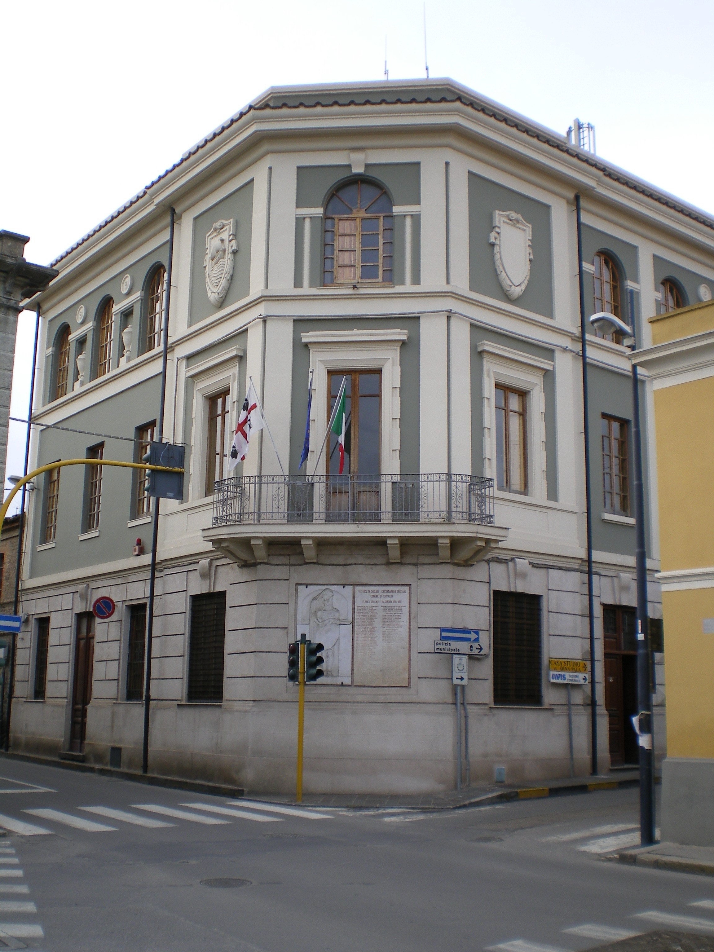 Auguri dell’Amministrazione Comunale per i dipendenti sig.ri Luciano Putzolu e Martino Cera
